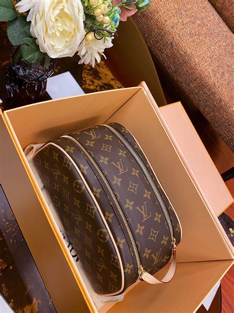 louis vuitton king size toiletry bag|louis vuitton women's toiletry bag.